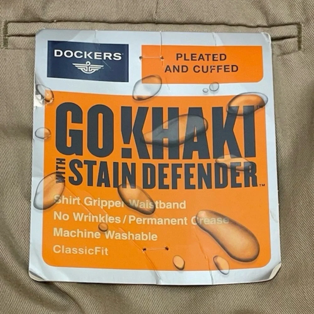 DOCKERS Men’s Khaki with Stain Defender Classic Fit Trousers Size‎ 33” x 34” NWT